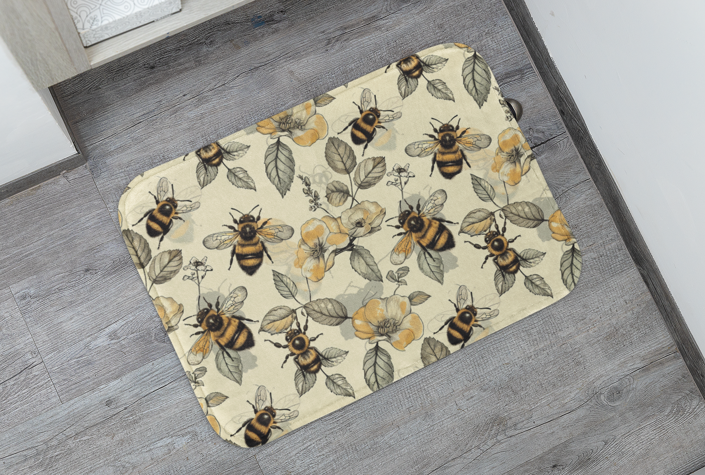 Bee with vintage flowers bath mat